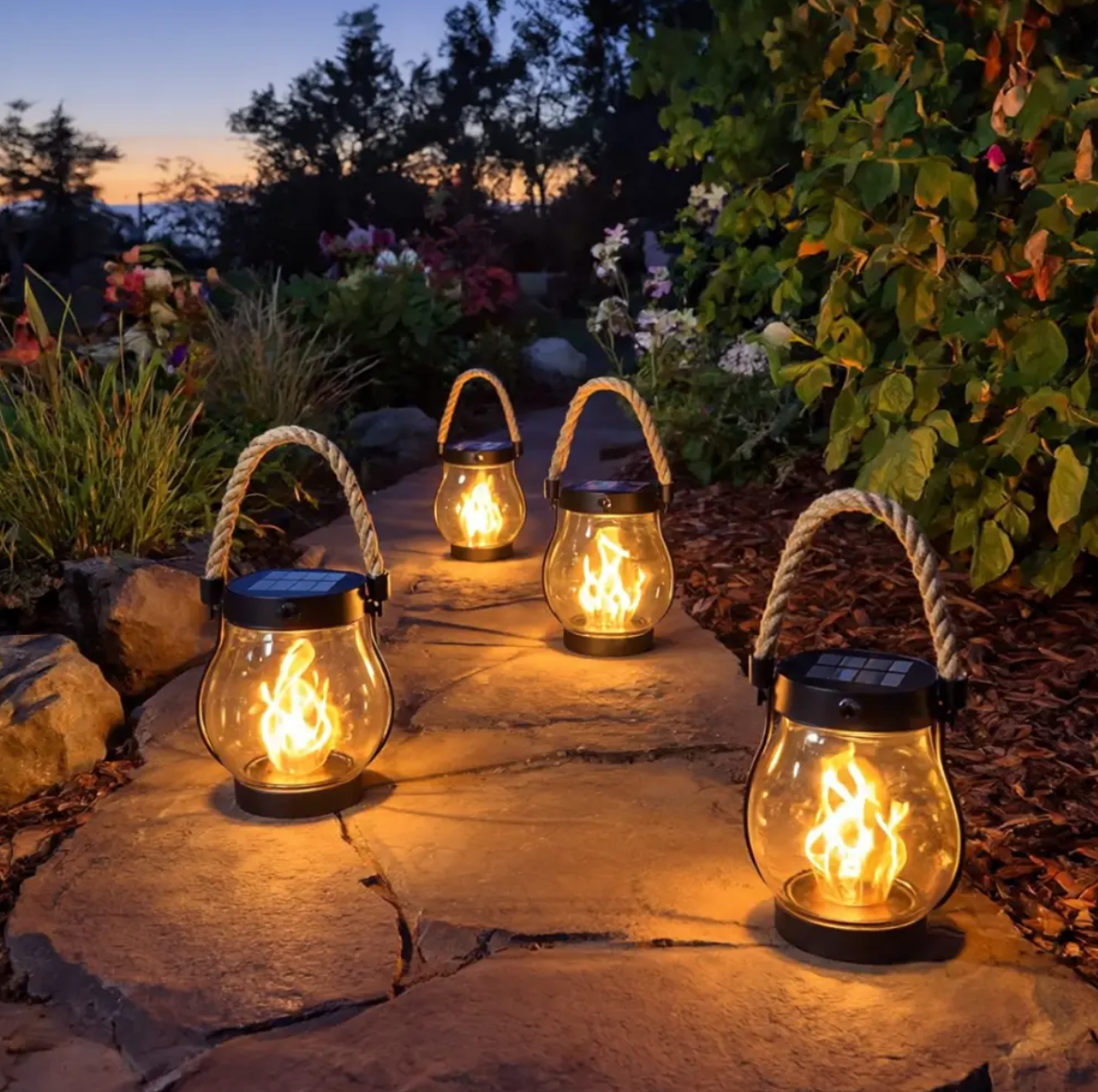 EmberGlow™ | Solcellelanterne med ekte flammeeffekt
